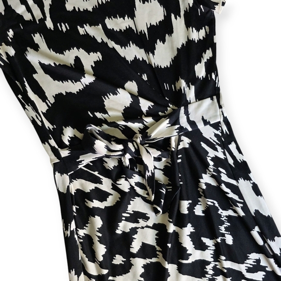 Diane Von Furstenberg Zoe Silk Dress, Size 2 - Picture 3 of 8